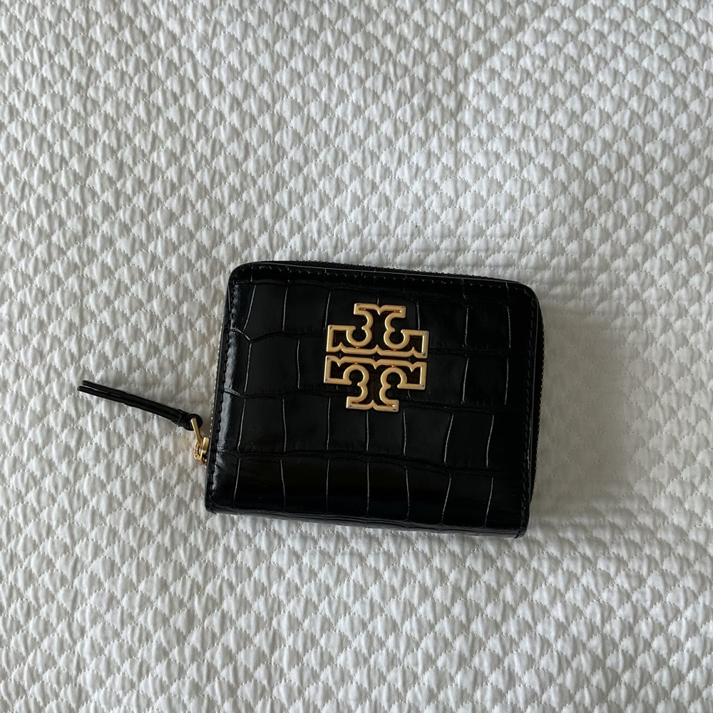 Tory Burch Women’s Britten Croc Embossed Leather Medium Wallet